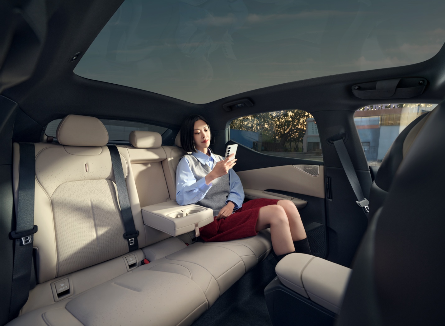 Lynk & Co 02 sắp ra mắt Việt Nam: SUV điện 268 mã lực, tăng tốc 5,5 giây, cạnh tranh phân khúc cỡ B+ và C - Ảnh 4. Lynk & Co 02 sắp ra mắt Việt Nam: SUV điện 268 mã lực, tăng tốc 5,5 giây, cạnh tranh phân khúc cỡ B+ và C - Ảnh 4.