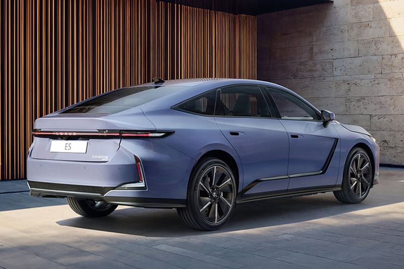 Lexus ES 2026 sắp ra mắt s&aacute;t Việt Nam: Lần đầu c&oacute; cả hybrid v&agrave; thuần điện, th&acirc;n xe lớn hơn đ&aacute;ng kể - Ảnh 8.