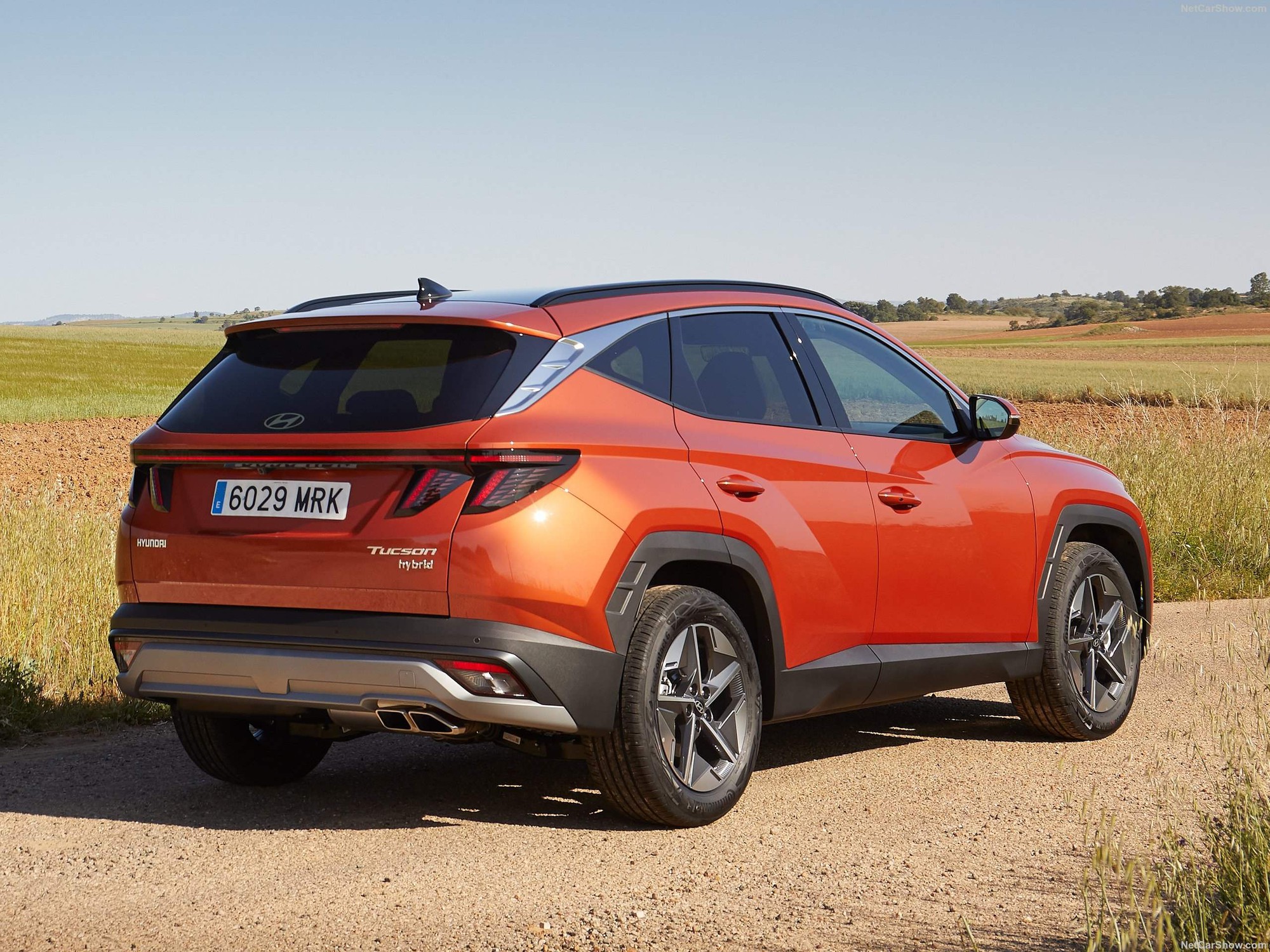 Hyundai Tucson hybrid lần đầu lộ diện tại Việt Nam: Thiết kế giống bản xăng tầm trung, th&ecirc;m chi tiết nhận diện nhỏ ph&iacute;a sau, gi&aacute; dự kiến tiệm cận Santa Fe- Ảnh 5.