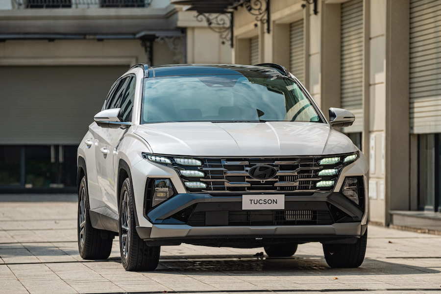 Bộ 3 SUV cỡ C rục rịch th&ecirc;m bản mới ở Việt Nam: Forester, Tucson c&oacute; hybrid, Territory bổ sung tiện nghi, c&ocirc;ng nghệ - Ảnh 3.
