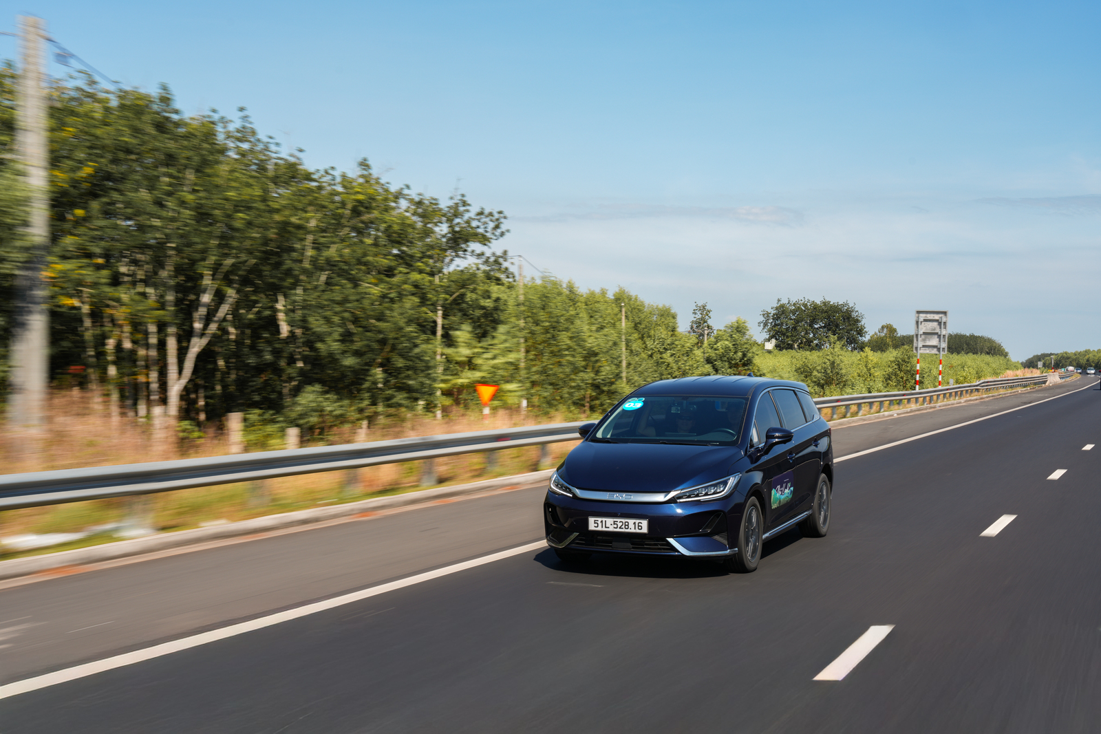 BYD tung ưu đ&atilde;i 'độc' cho t&agrave;i xế dịch vụ: Giảm tới gần 70 triệu, tặng bảo h&agrave;nh pin mở rộng, &aacute;p dụng cho xe điện lẫn xe hybrid - Ảnh 1.