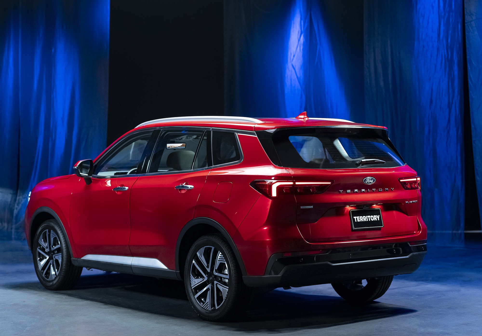 Ford Territory Platinum 2026 ra mắt Việt Nam: Giá 916 triệu đồng, thiết kế tinh chỉnh nhẹ, thêm tính năng ADAS cạnh tranh Tucson, CX-5 - Ảnh 3.