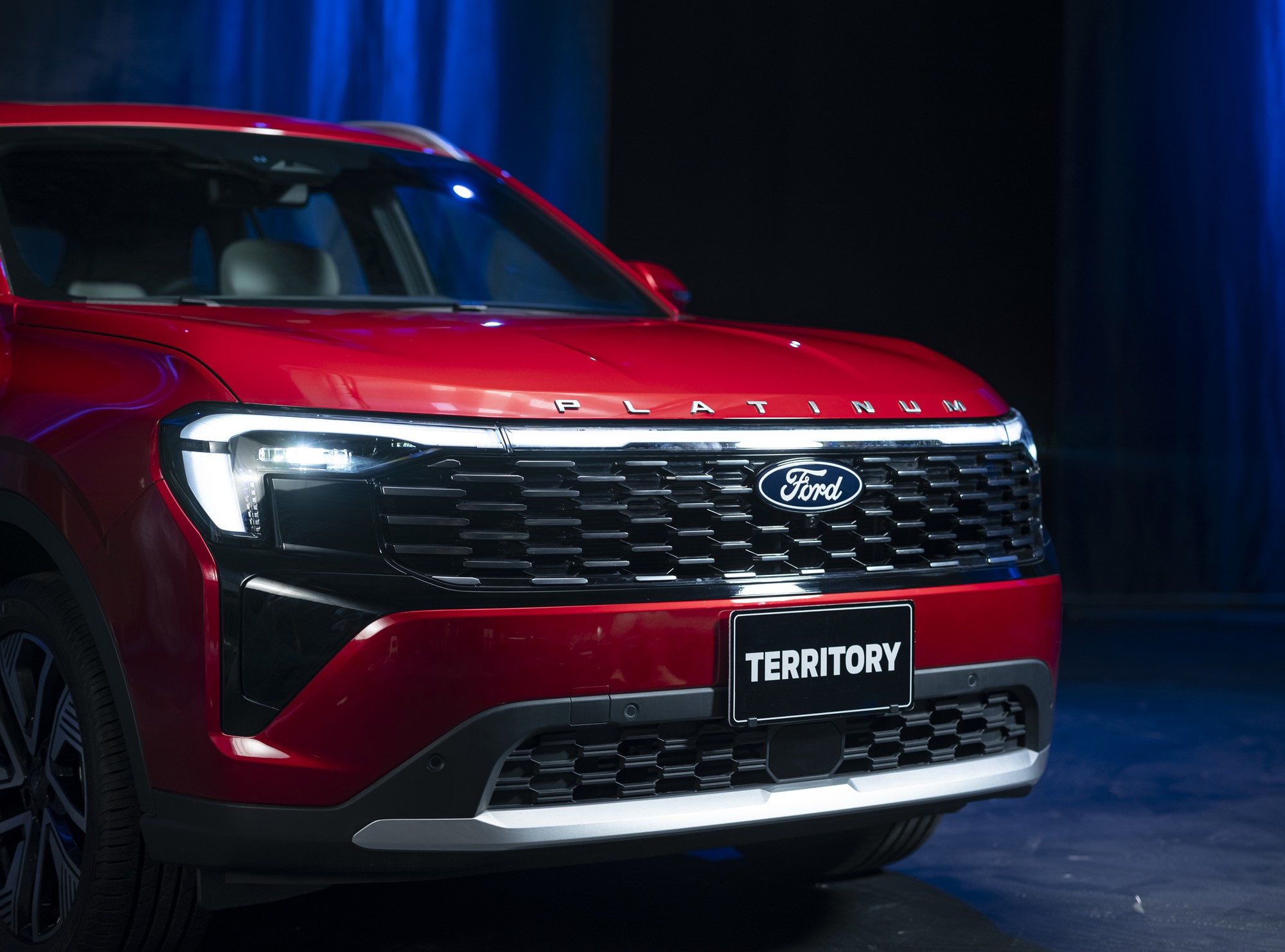 Ford Territory Platinum 2026 ra mắt Việt Nam: Giá 916 triệu đồng, thiết kế tinh chỉnh nhẹ, thêm tính năng ADAS cạnh tranh Tucson, CX-5 - Ảnh 2.