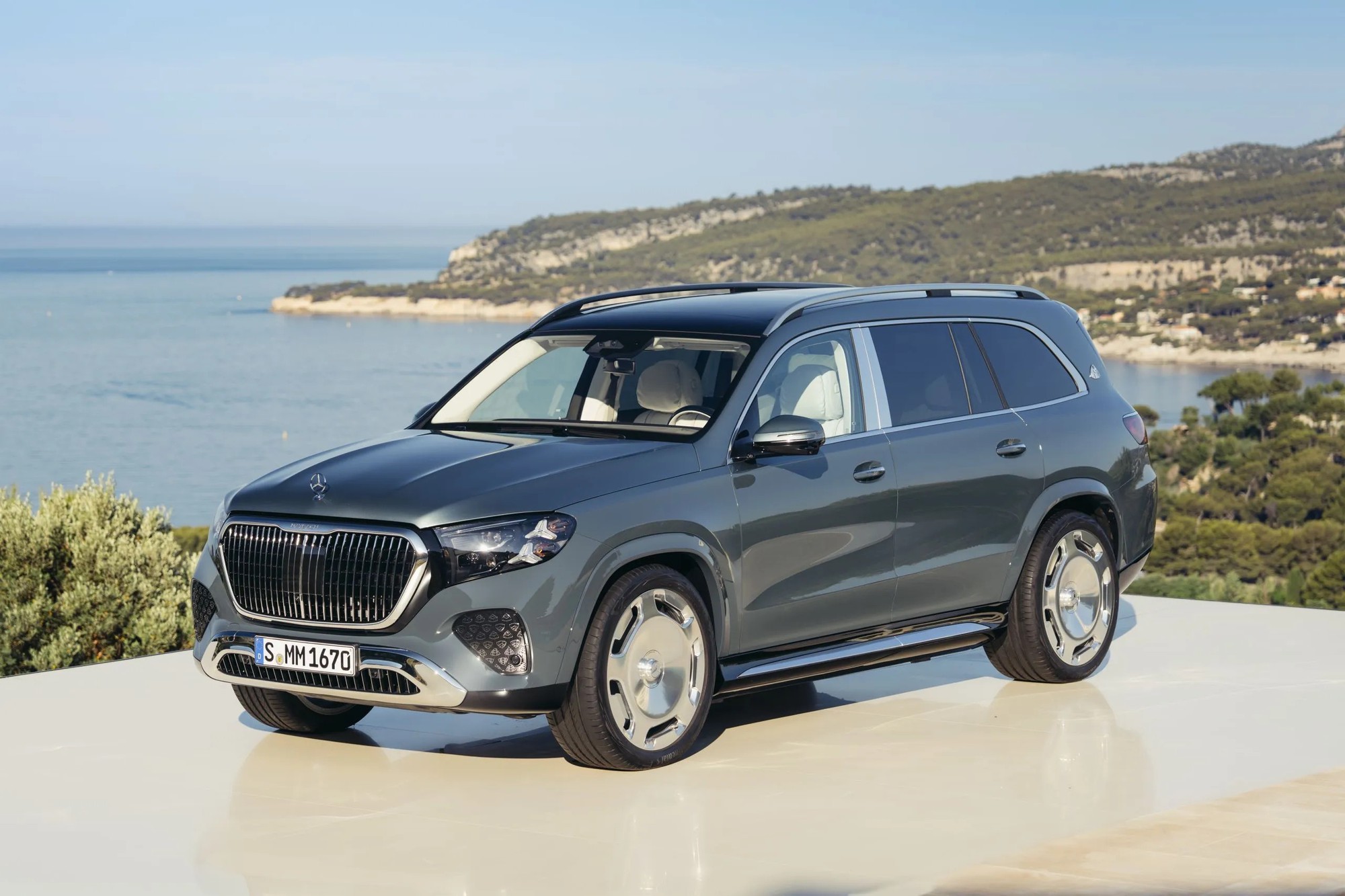 Mercedes-Maybach GLS 2027 ra mắt: Lần đầu d&ugrave;ng V8 hybrid, mạnh 603 m&atilde; lực, chế độ 'nh&uacute;n' tho&aacute;t lầy - Ảnh 1.