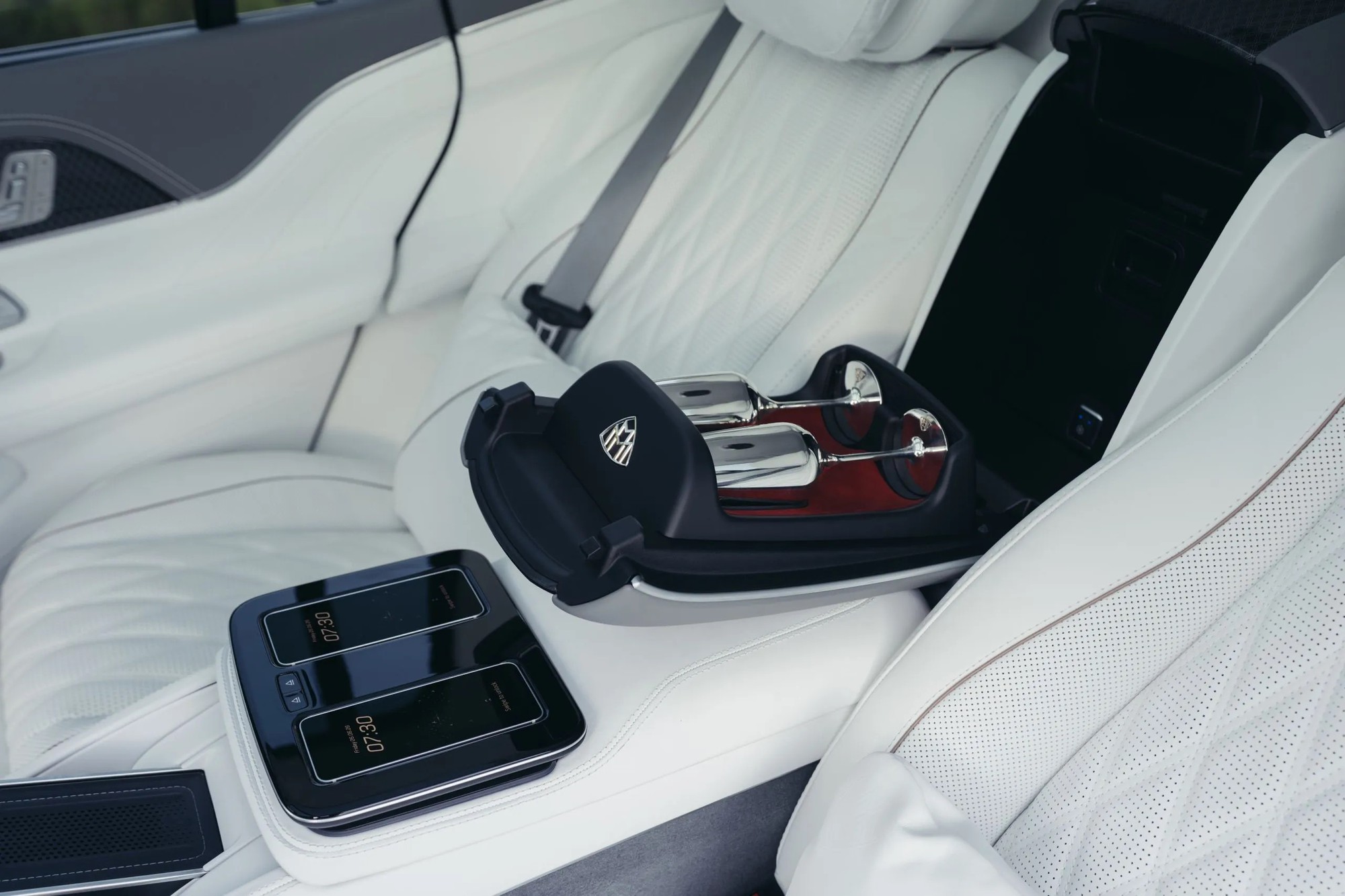 Mercedes-Maybach GLS 2027 ra mắt: Lần đầu d&ugrave;ng V8 hybrid, mạnh 603 m&atilde; lực, chế độ 'nh&uacute;n' tho&aacute;t lầy - Ảnh 10.