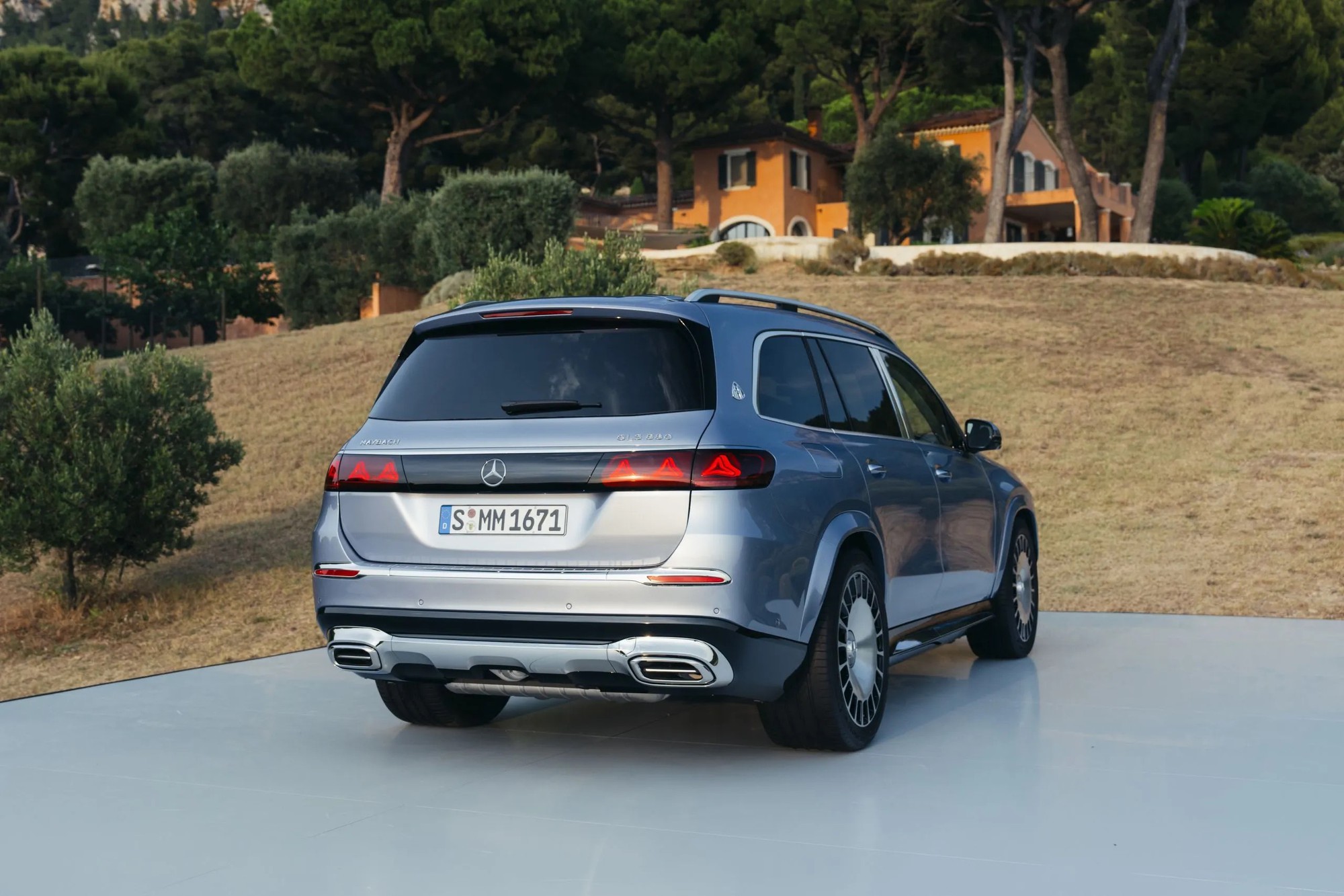 Mercedes-Maybach GLS 2027 ra mắt: Lần đầu d&ugrave;ng V8 hybrid, mạnh 603 m&atilde; lực, chế độ 'nh&uacute;n' tho&aacute;t lầy - Ảnh 13.