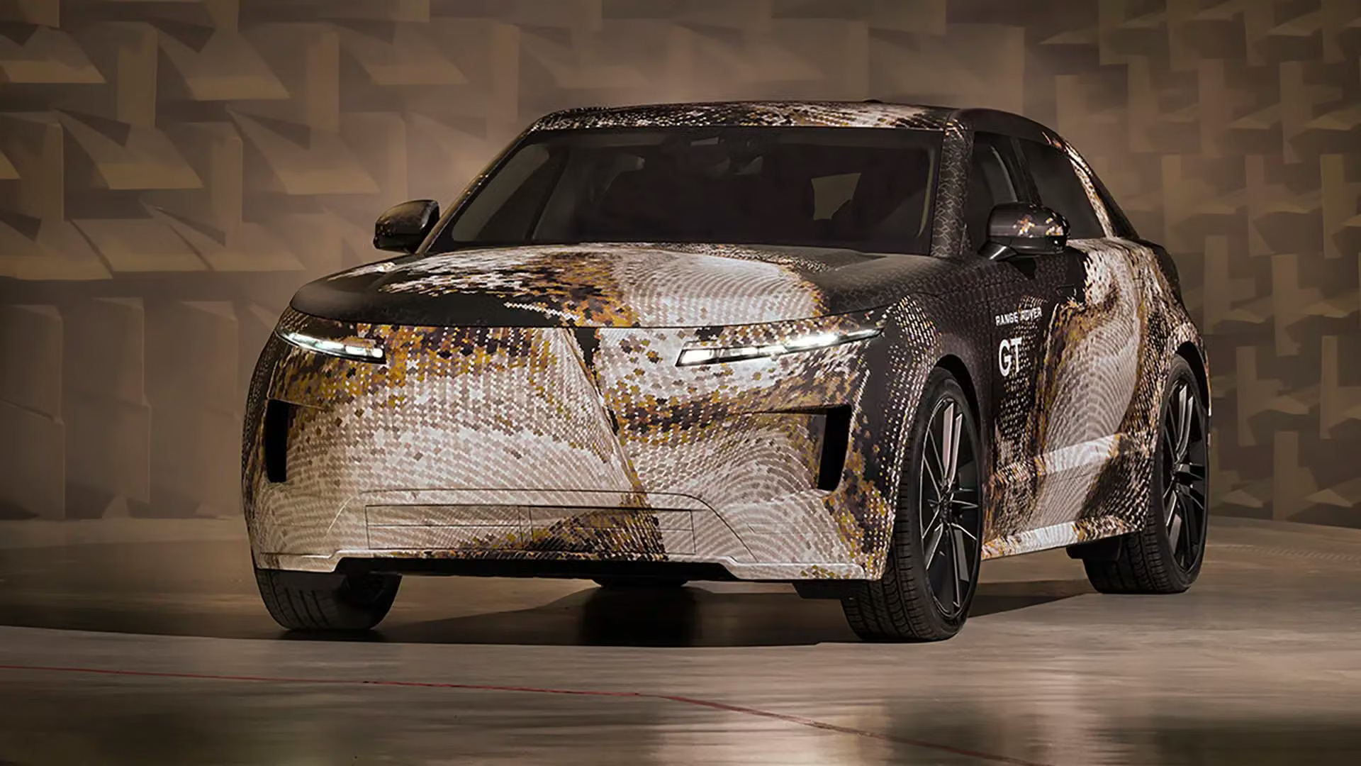 Range Rover GT lộ diện: H&atilde;ng lần đầu ra Grand Tourer thuần điện, c&oacute; thể th&ecirc;m t&ugrave;y chọn hybrid, nền tảng ho&agrave;n to&agrave;n mới - Ảnh 1.