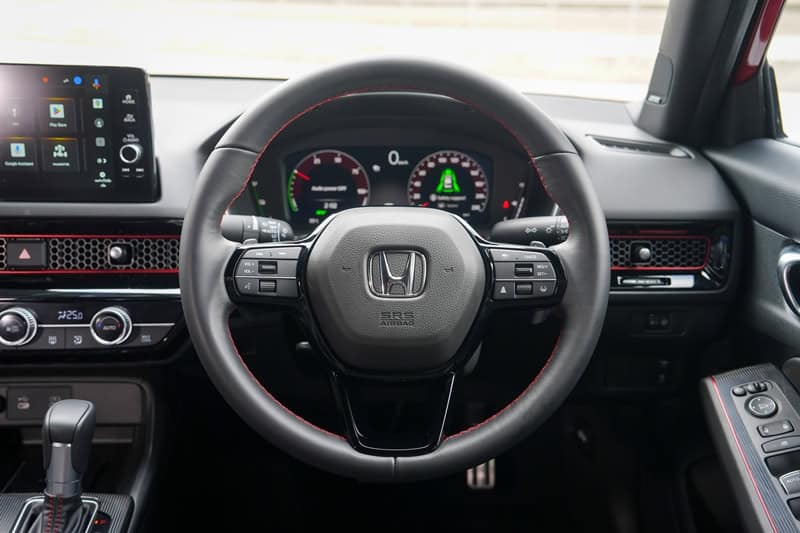 Honda Civic 2026 ra mắt gần Việt Nam: 3 phi&ecirc;n bản, gi&aacute; quy đổi từ 738 triệu đồng, th&ecirc;m giả lập sang số, cảnh b&aacute;o điểm m&ugrave; - Ảnh 4.