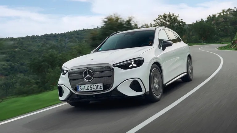 Đại l&yacute; b&aacute;o Mercedes-Benz GLC đời mới gi&aacute; tạm t&iacute;nh gần 3,4 tỷ đồng tại Việt Nam: Thiết kế kh&aacute;c hẳn loạt xe đang b&aacute;n, bản chạy điện hơn 700km/sạc - Ảnh 2.