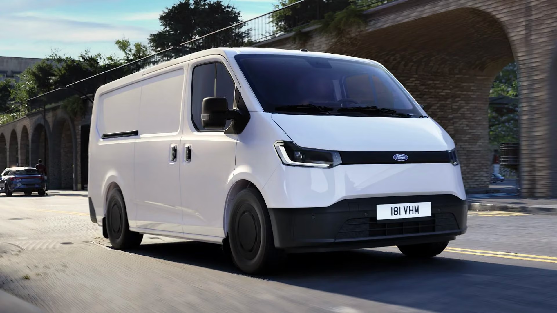 Ford Transit City - Phi&ecirc;n bản tối ưu chở h&agrave;ng nhưng c&oacute; hẳn m&agrave;n h&igrave;nh lớn, ADAS, động cơ điện chạy hơn 380km/sạc - Ảnh 1.