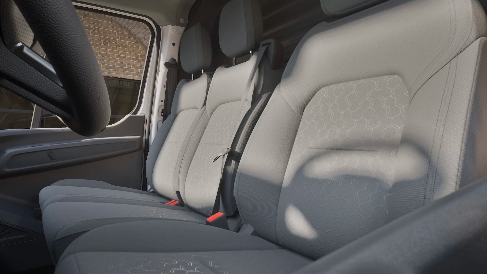Ford Transit City - Phi&ecirc;n bản tối ưu chở h&agrave;ng nhưng c&oacute; hẳn m&agrave;n h&igrave;nh lớn, ADAS, động cơ điện chạy hơn 380km/sạc - Ảnh 4.