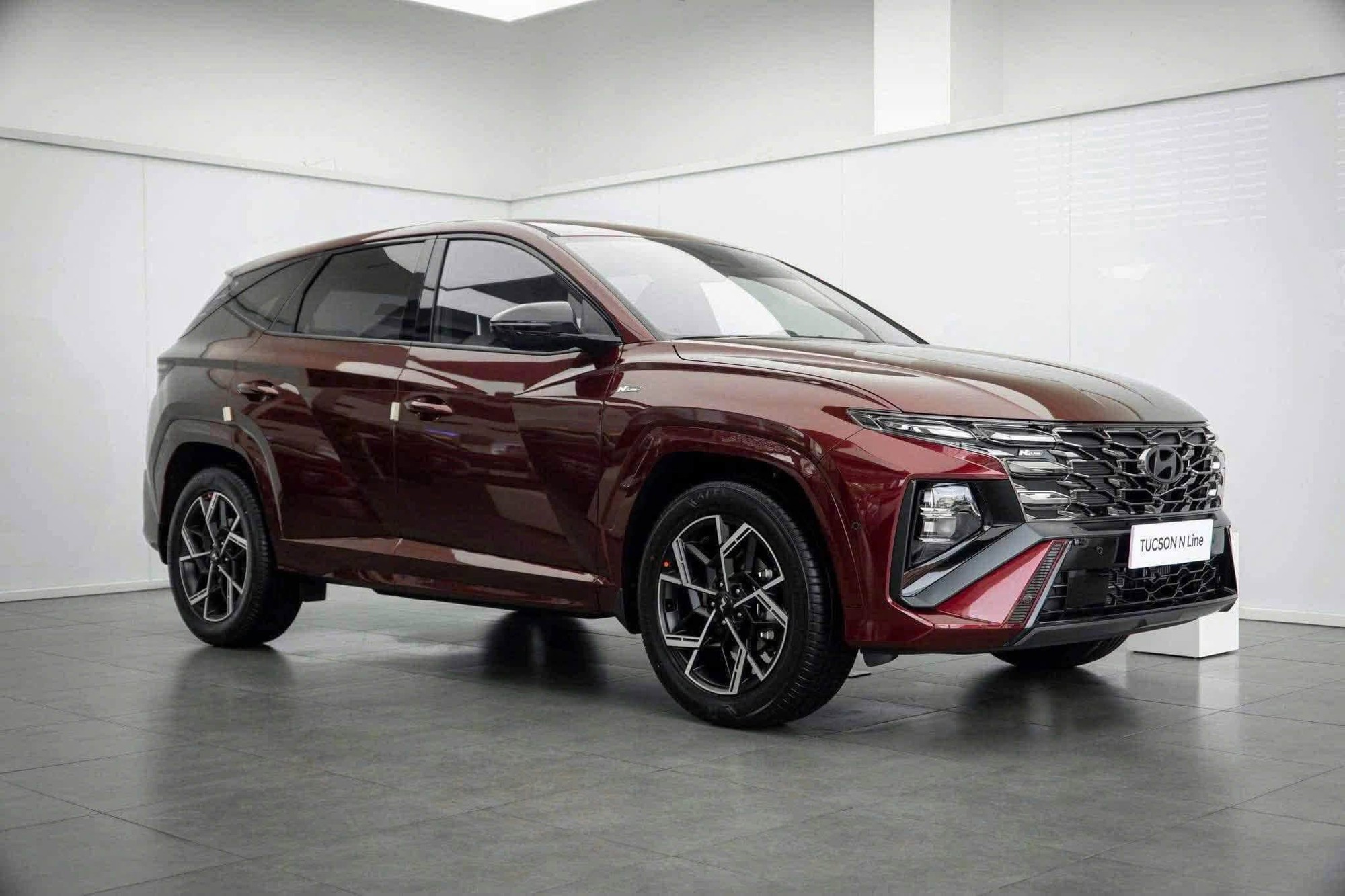 Hyundai Tucson xả kho tại đại l&yacute;: Giảm tới 163 triệu đồng, bản cao nhất rẻ hơn Toyota Corolla Cross - Ảnh 1.