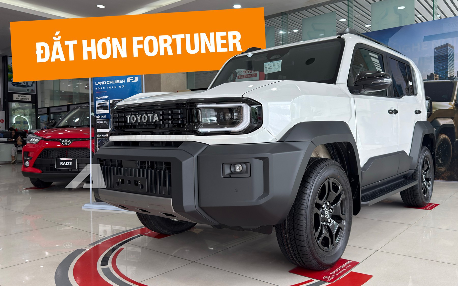 Ho&agrave;ng Touliver tậu Toyota Land Cruiser FJ: Chung thủy với một m&agrave;u xe, sắp được lột x&aacute;c với bản độ ri&ecirc;ng - Ảnh 2.