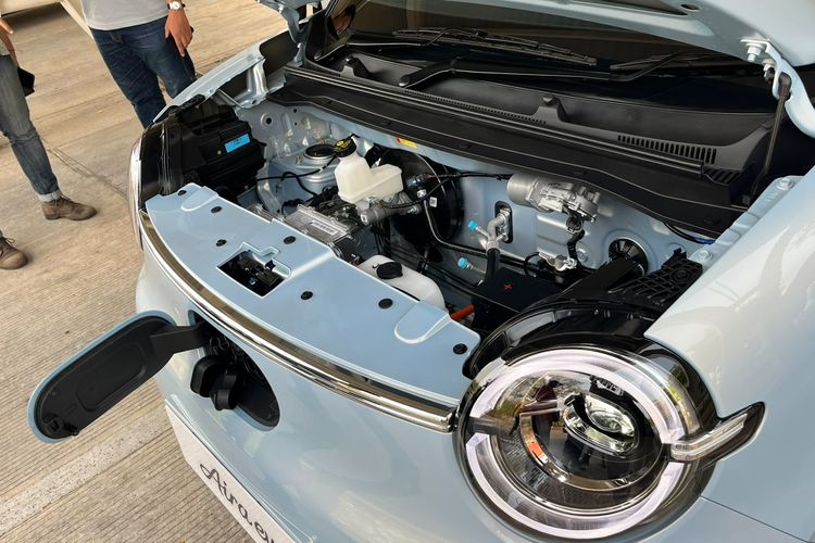 Wuling sắp b&aacute;n xe mini mới ở gần Việt Nam: Gi&aacute; dự kiến quy đổi từ 233 triệu đồng, 2 m&agrave;n h&igrave;nh, phanh điện tử, chạy 300km/sạc - Ảnh 3.