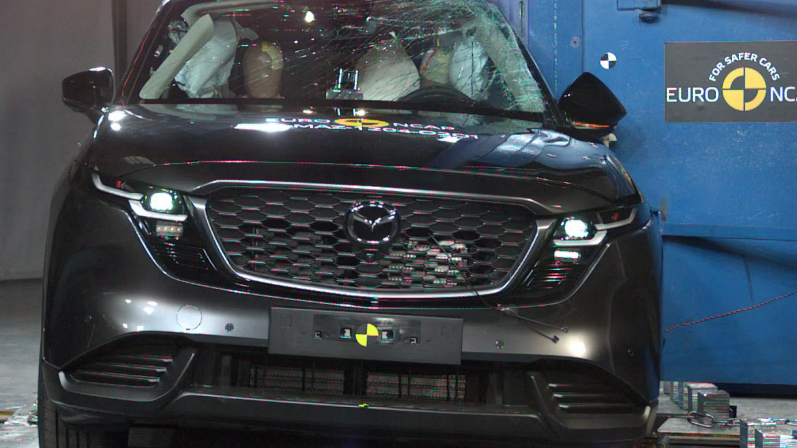 Mazda CX-5 2026 đạt điểm an to&agrave;n kỷ lục khi bảo vệ người tham gia giao th&ocirc;ng - Ảnh 1.