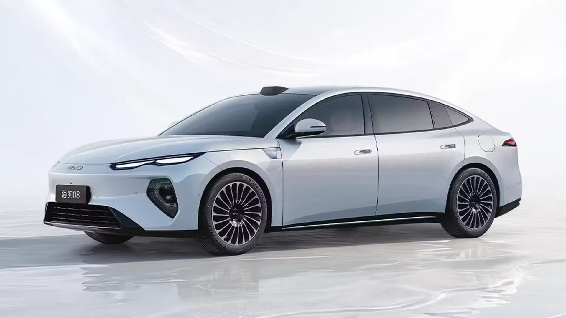 BYD Seal 08 ra mắt: Giá quy đổi từ 762 triệu đồng, tăng tốc ngang siêu xe, bản PHEV đầy bình chạy gần 1.700km - Ảnh 6.