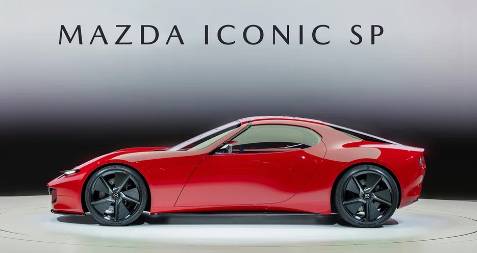 Mazda MX-5 ra mắt Việt Nam chưa l&acirc;u đ&atilde; rục rịch đổi động cơ điện, kỹ sư h&atilde;ng cố &lsquo;&eacute;p&rsquo; khối lượng chỉ khoảng 1 tấn d&ugrave; k&egrave;m theo pin - Ảnh 3.