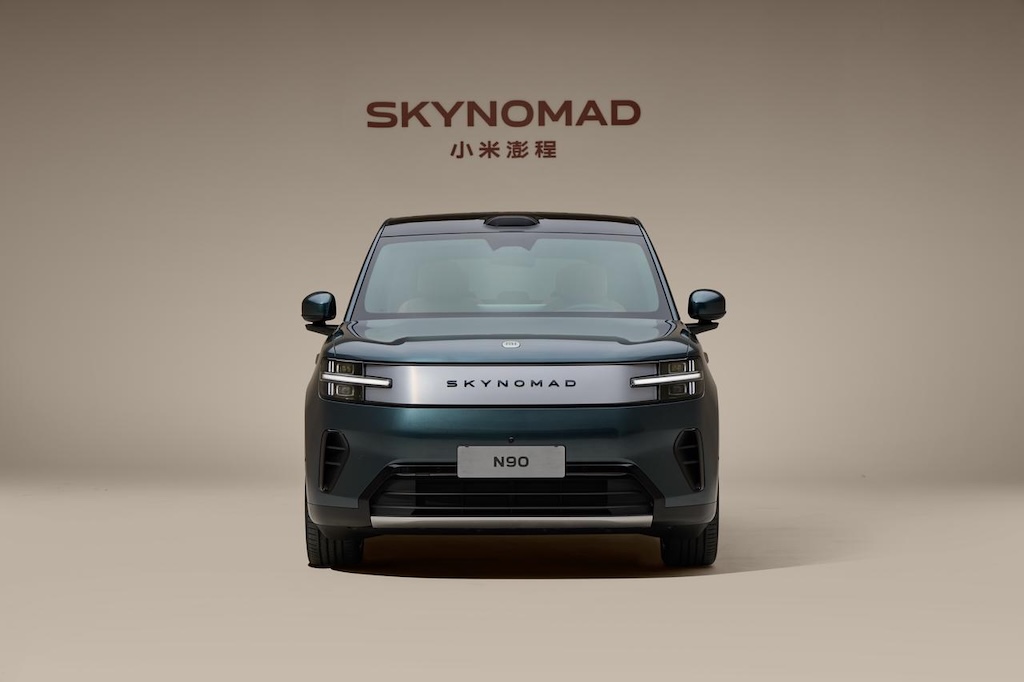Xe hybrid đi kh&ocirc;ng cần xăng xa nhất thế giới b&aacute;n ở s&aacute;t Việt Nam: Gi&aacute; quy đổi gần 1 tỷ đồng, đầy điện chạy hơn 500km, mạnh 416hp, AWD - Ảnh 6.