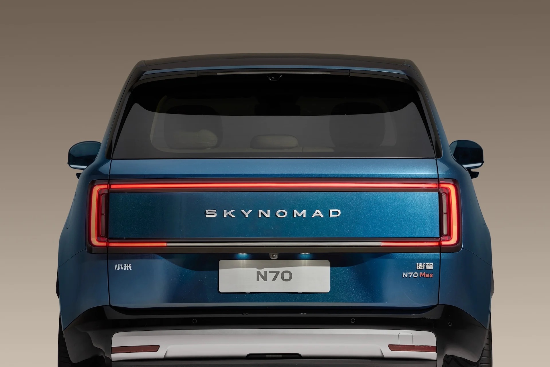 Xe hybrid đi kh&ocirc;ng cần xăng xa nhất thế giới b&aacute;n ở s&aacute;t Việt Nam: Gi&aacute; quy đổi gần 1 tỷ đồng, đầy điện chạy hơn 500km, mạnh 416hp, AWD - Ảnh 4.