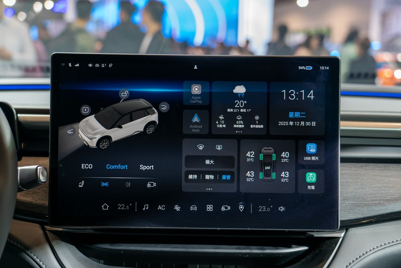 SUV Mitsubishi mới lạ lộ diện: Thiết kế giống hệt xe của nh&agrave; sản xuất iPhone, c&ugrave;ng cỡ Xforce, động cơ điện c&oacute; thể chạy hơn 500km/sạc - Ảnh 12.