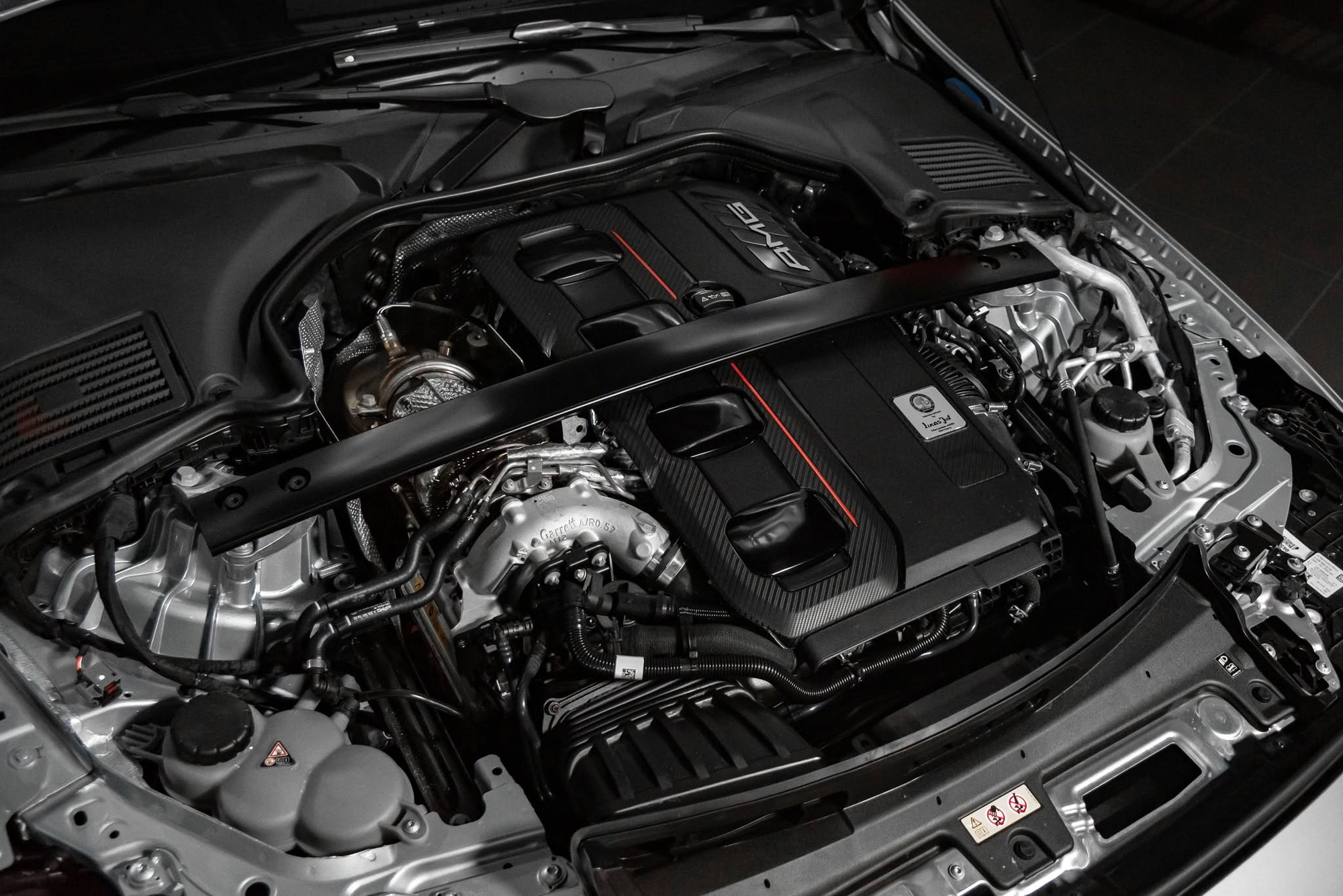 H&agrave;ng hiếm Mercedes-AMG C 63 mới 100% giảm cả tỷ đồng: Chỉ c&oacute; 5 chiếc tại VN, kh&oacute; 'đụng h&agrave;ng' với C-Class tr&ecirc;n đường, m&aacute;y 2.0L mạnh gần 700 m&atilde; - Ảnh 15.