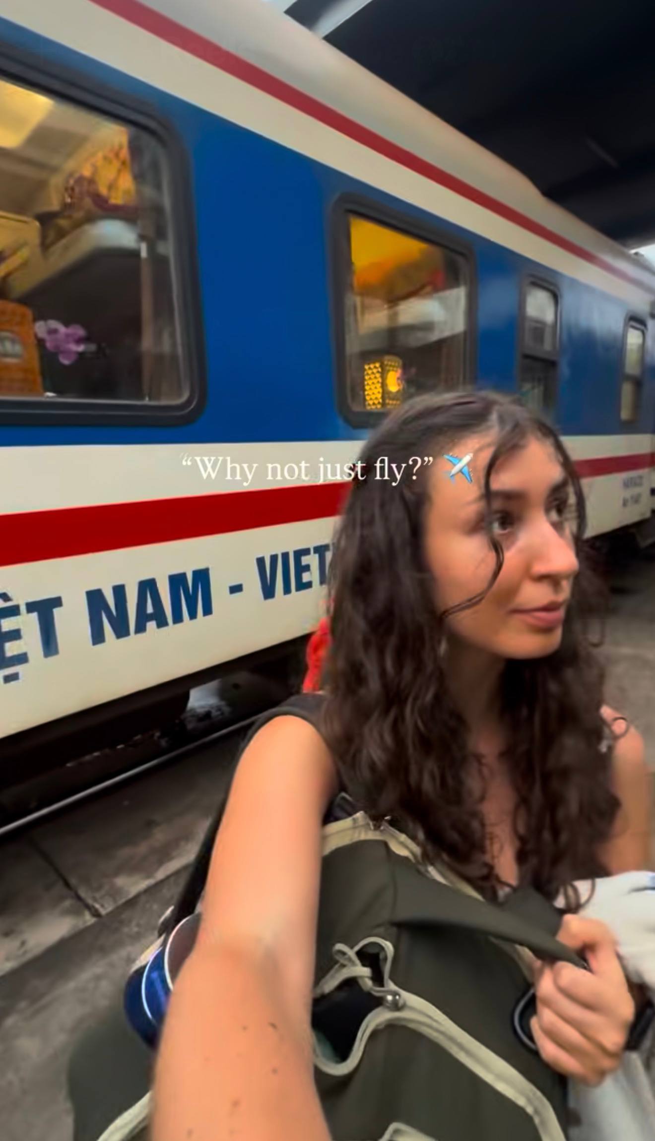 Kh&aacute;ch T&acirc;y nhất quyết đi t&agrave;u hỏa du lịch Việt Nam thay v&igrave; đi m&aacute;y bay, d&otilde;ng dạc tuy&ecirc;n bố: &ldquo;17 tiếng nhưng đ&aacute;ng từng ph&uacute;t&rdquo; - Ảnh 1.