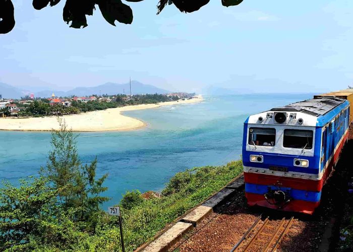 Kh&aacute;ch T&acirc;y nhất quyết đi t&agrave;u hỏa du lịch Việt Nam thay v&igrave; đi m&aacute;y bay, d&otilde;ng dạc tuy&ecirc;n bố: &ldquo;17 tiếng nhưng đ&aacute;ng từng ph&uacute;t&rdquo; - Ảnh 8.