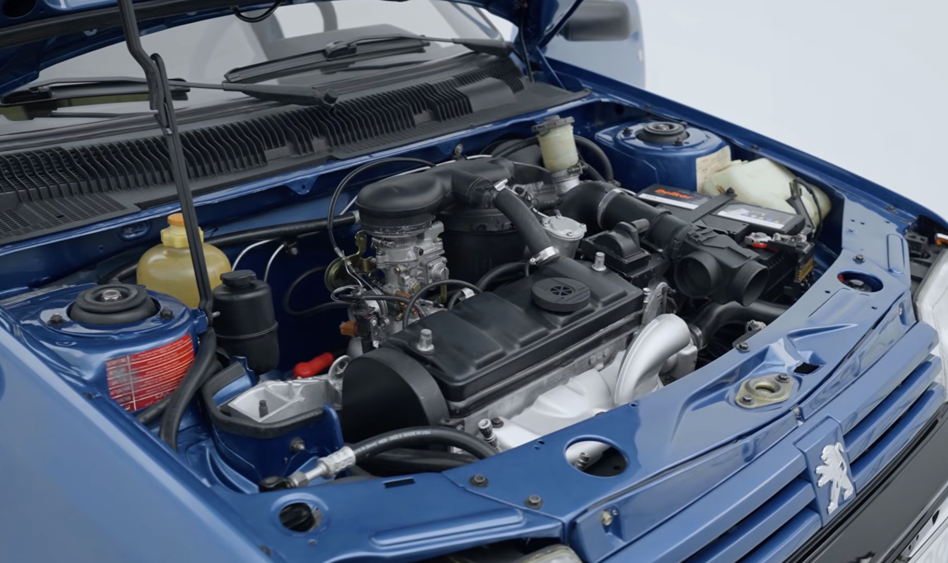 Thợ Việt hồi sinh Peugeot 205 h&agrave;ng hiếm từ sắt rỉ th&agrave;nh long lanh: Mất một năm thực hiện, thay một loạt chi tiết từ ngo&agrave;i v&agrave;o trong - Ảnh 8.