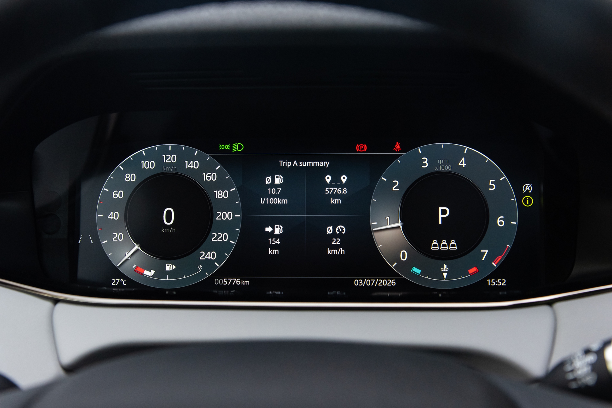 Chọn Range Rover Evoque cho vợ: Chiếc xe hiếm hoi gi&uacute;p c&aacute;c &ocirc;ng chồng đi SUV full-size 'đổi gi&oacute;' m&agrave; kh&ocirc;ng hụt hẫng - Ảnh 12.