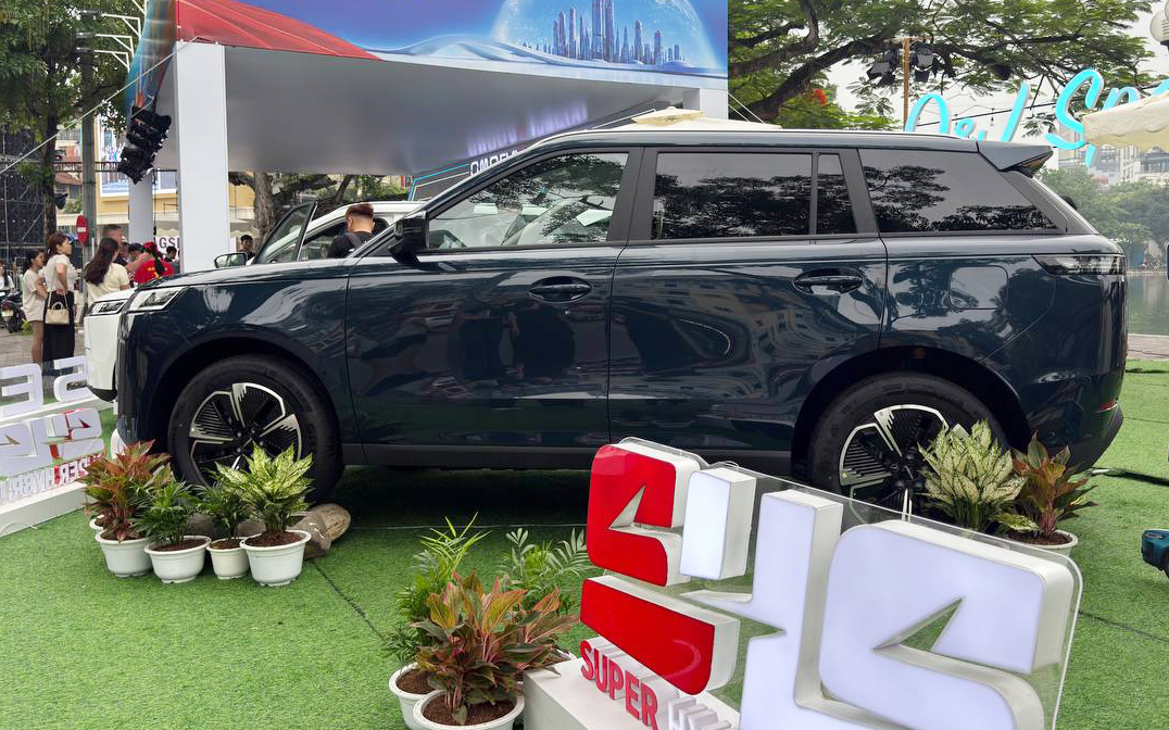 Ảnh thực tế Jaecoo J5 hybrid lắp r&aacute;p tại Việt Nam: Mạnh hơn hẳn Yaris Cross, HR-V, 18 t&iacute;nh năng ADAS, đầy b&igrave;nh chạy gần 1.000km - Ảnh 2.