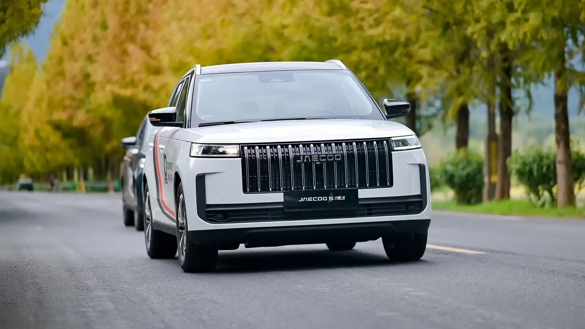 &Ocirc; t&ocirc; điện, hybrid dồn dập ra mắt kh&aacute;ch Việt - Ảnh 1.