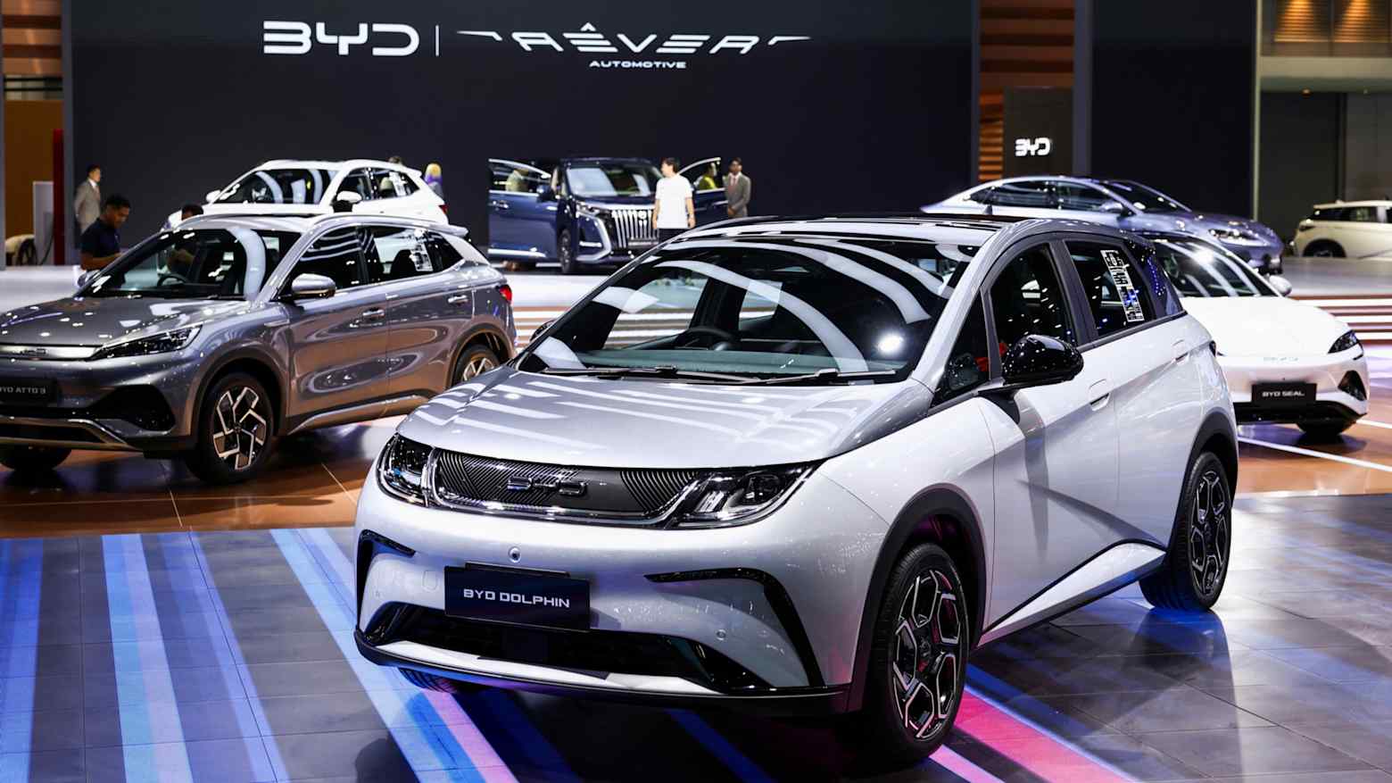 Giá xe điện toàn cầu giảm xuống dưới xe hybrid, xe giá rẻ Trung Quốc ngày càng phổ biến - Ảnh 1.