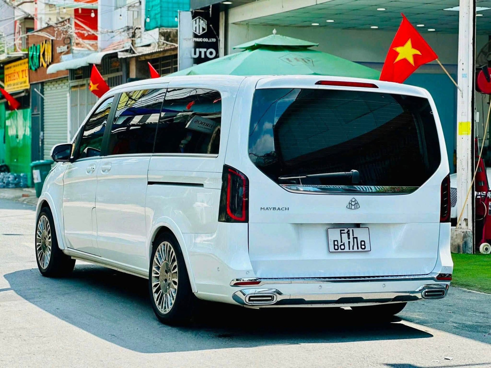 Mercedes-Benz V 250 2020 rao b&aacute;n 1,54 tỷ đồng, ri&ecirc;ng tiền độ g&oacute;i Maybach gần 1 tỷ: 'B&aacute;n g&oacute;i độ tặng chiếc xe m&agrave; kh&ocirc;ng ai tin'- Ảnh 8.