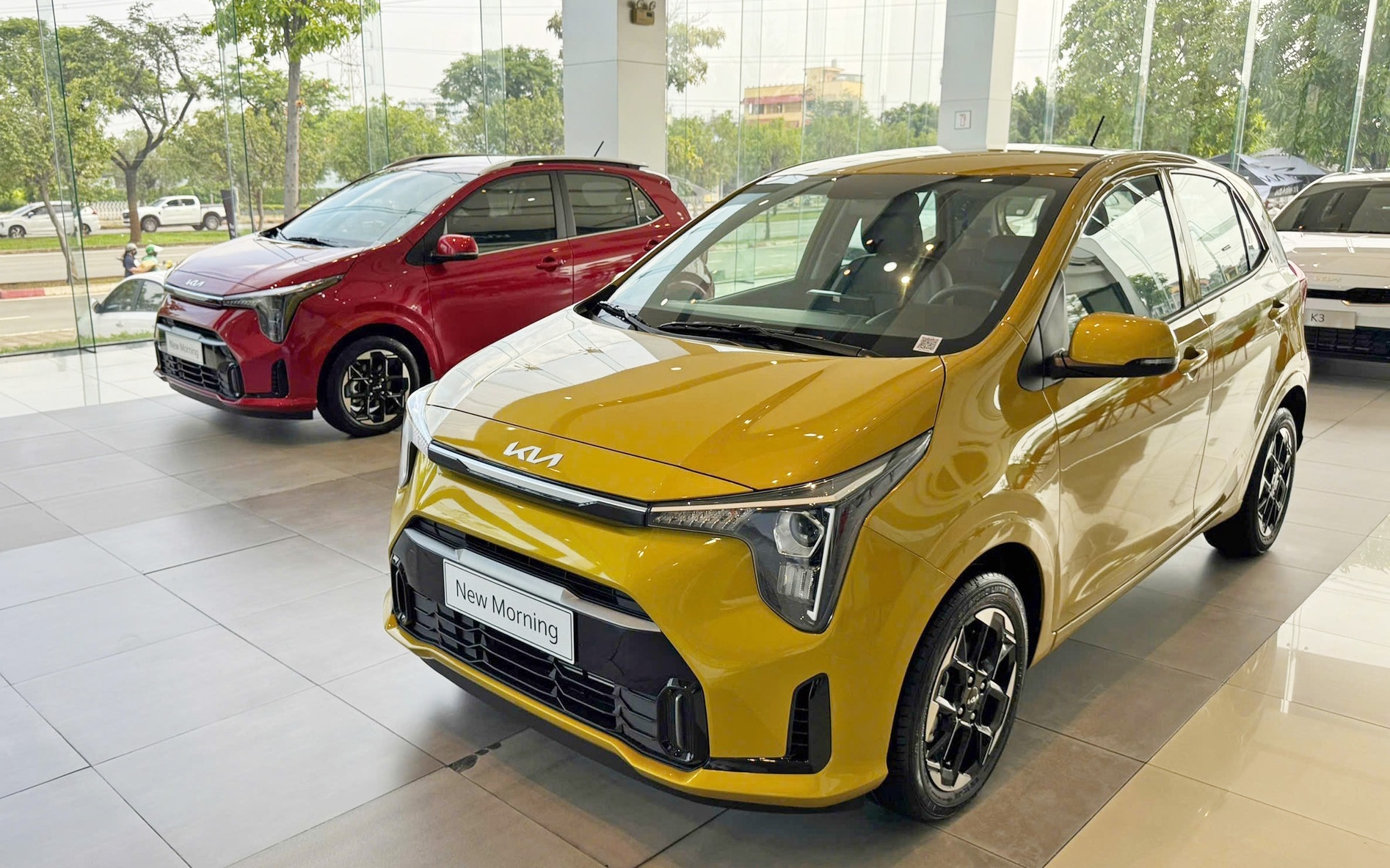 Kia Morning giảm giá hàng chục triệu đồng tại đại lý: Xe mới đọ giá xe cũ, dù giảm nhưng vẫn chưa 'mềm' bằng các lựa chọn xe điện trên thị trường - Ảnh 8.
