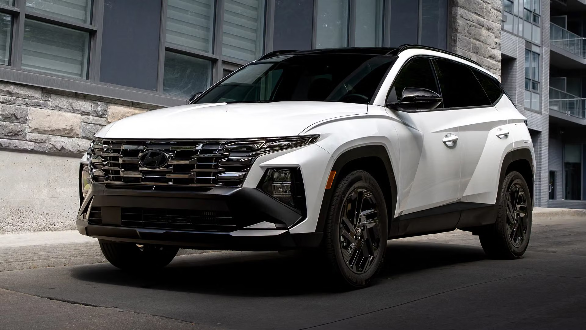 Hyundai Tucson lắp ráp ở Việt Nam được xuất ngoại, giá quy đổi dự kiến từ gần 900 triệu đồng - Ảnh 1.
