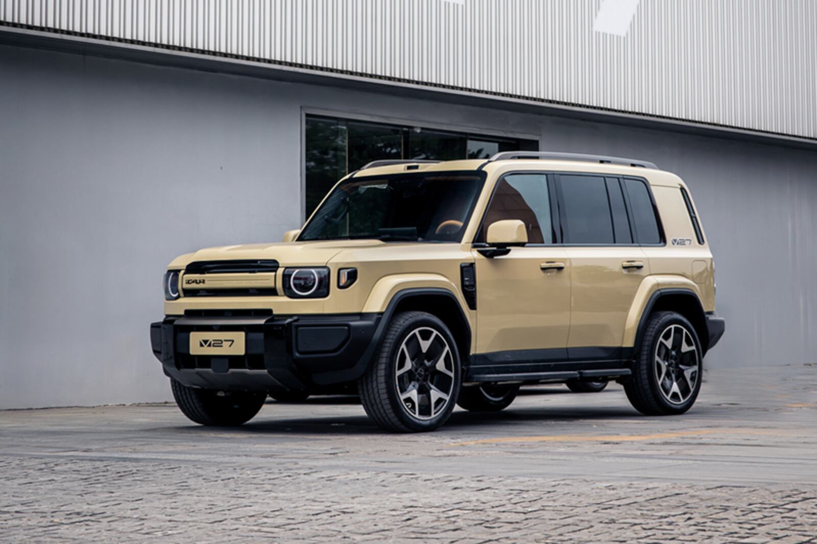 SUV tr&ocirc;ng như Defender n&agrave;y li&ecirc;n tục lộ diện trong Đ&ocirc;ng Nam &Aacute; trước khi về Việt Nam cuối năm nay: EREV đầy b&igrave;nh chạy 1.200km, lội nước s&acirc;u 600mm - Ảnh 2.