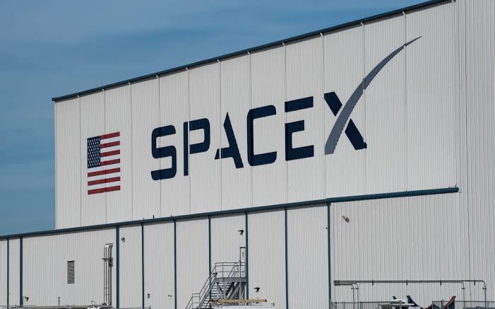 Vingroup bắt tay SpaceX: Vệ tinh 'Made in Vietnam' sắp bay v&agrave;o vũ trụ, đưa c&ocirc;ng nghệ Việt ra ngo&agrave;i Tr&aacute;i Đất - Ảnh 2.