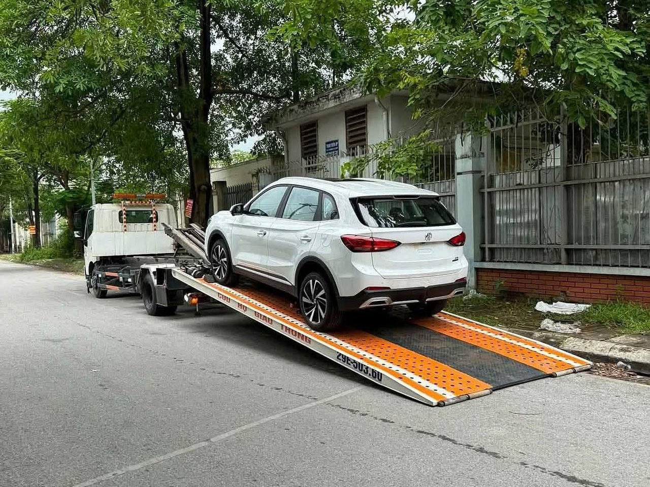 MG Việt Nam h&eacute; lộ 3 mẫu xe mới: C&oacute; xe thuần điện lẫn hybrid, dễ mở b&aacute;n ngay trong th&aacute;ng n&agrave;y - Ảnh 4.