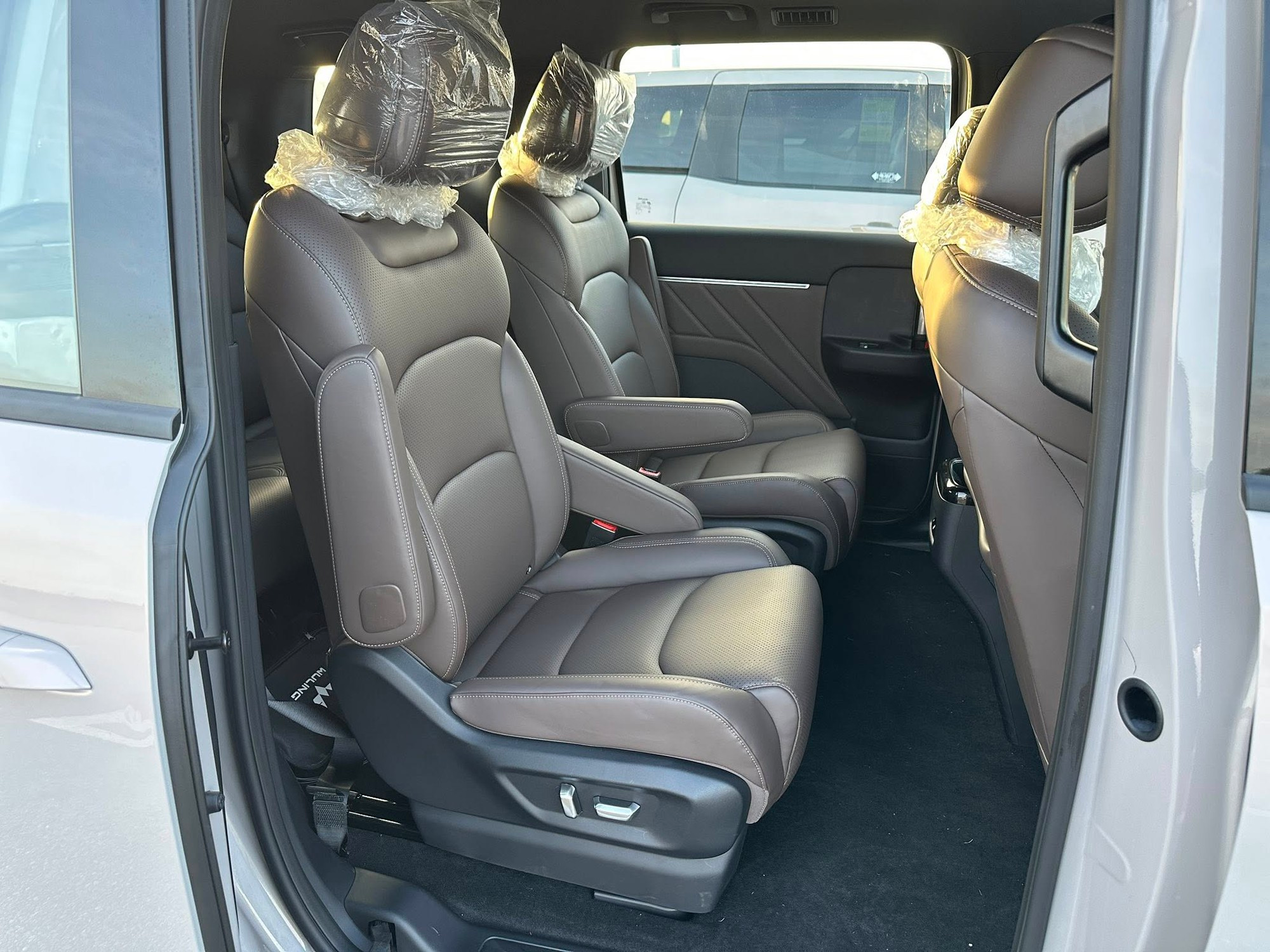 Đại l&yacute; Wuling nhận cọc MPV 7 chỗ cửa l&ugrave;a: Gi&aacute; dưới 800 triệu, kh&aacute;ch ti&ecirc;n phong giảm th&ecirc;m 40 triệu, c&oacute; EV lẫn PHEV - Ảnh 3.