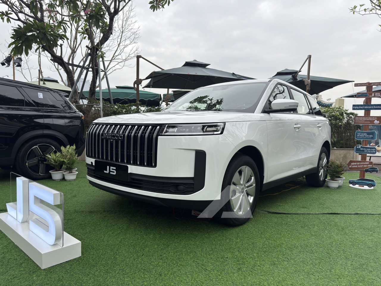 Jaecoo J5 gi&aacute; si&ecirc;u sốc từ 499 triệu nhưng phải hiểu đ&uacute;ng &lsquo;free&rsquo; sạc 30 năm hay c&aacute;c con số &lsquo;huỷ diệt&rsquo; ph&acirc;n kh&uacute;c - Ảnh 2.