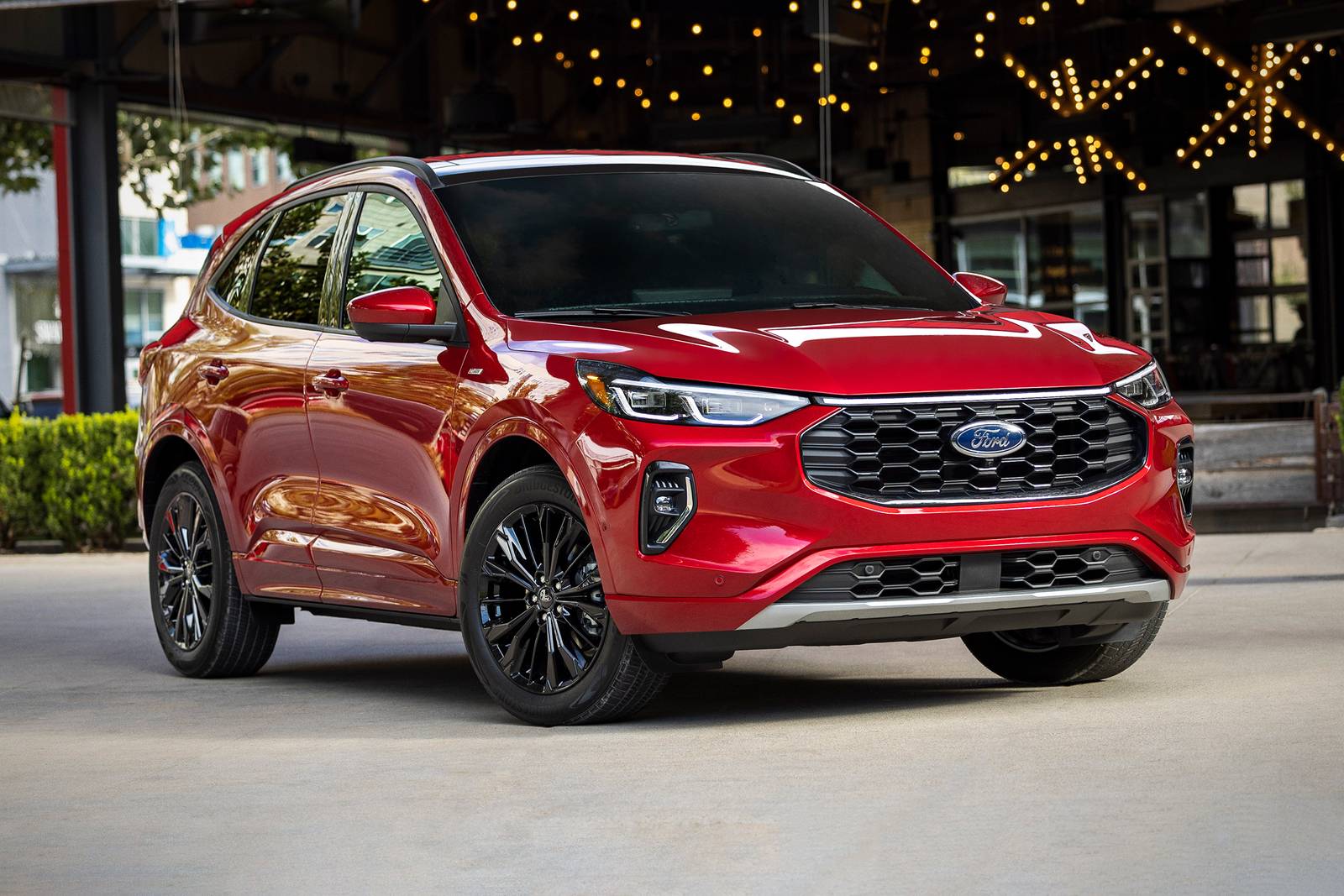 Ford rục rịch l&agrave;m SUV mới gi&aacute; quy đổi khoảng 650 triệu đồng: Động cơ xăng v&agrave; hybrid, đại l&yacute; xem trước nhận x&eacute;t giống Escape đời đầu - Ảnh 3.
