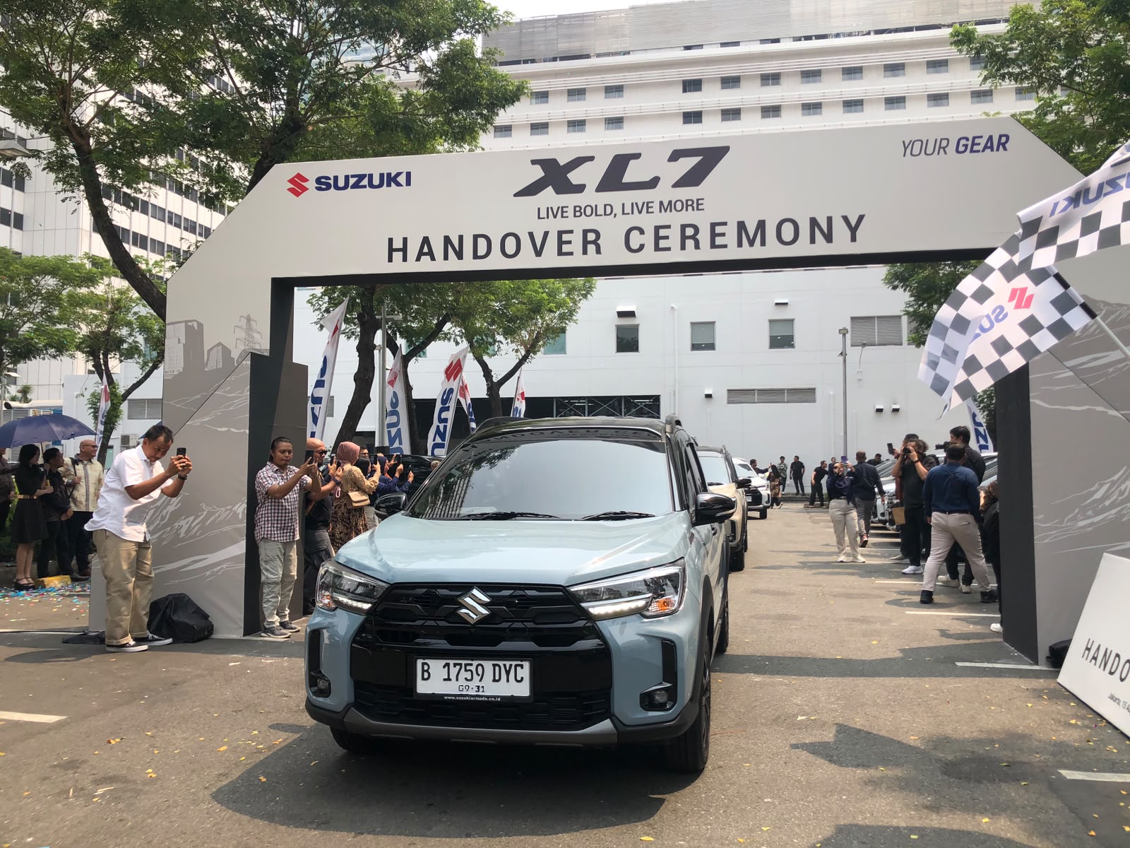 Suzuki XL7 2026 gi&aacute; quy đổi từ hơn 400 triệu đồng đang &lsquo;hot&rsquo; ở gần Việt Nam: Hơn 1.300 đơn chốt sau chưa đẩy nửa th&aacute;ng - Ảnh 1.