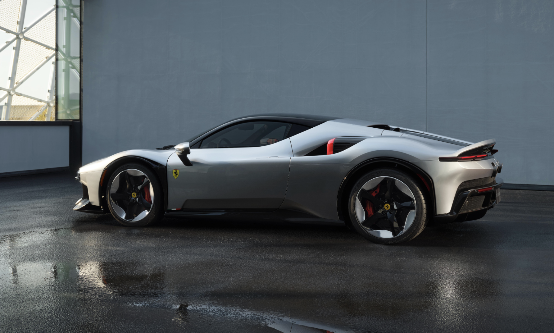 Ferrari l&agrave;m ri&ecirc;ng si&ecirc;u xe độc bản cho giới tinh hoa: Gần 1.000 m&atilde; lực, ngoại h&igrave;nh kh&ocirc;ng c&ograve;n nhận ra bản gốc - Ảnh 5.