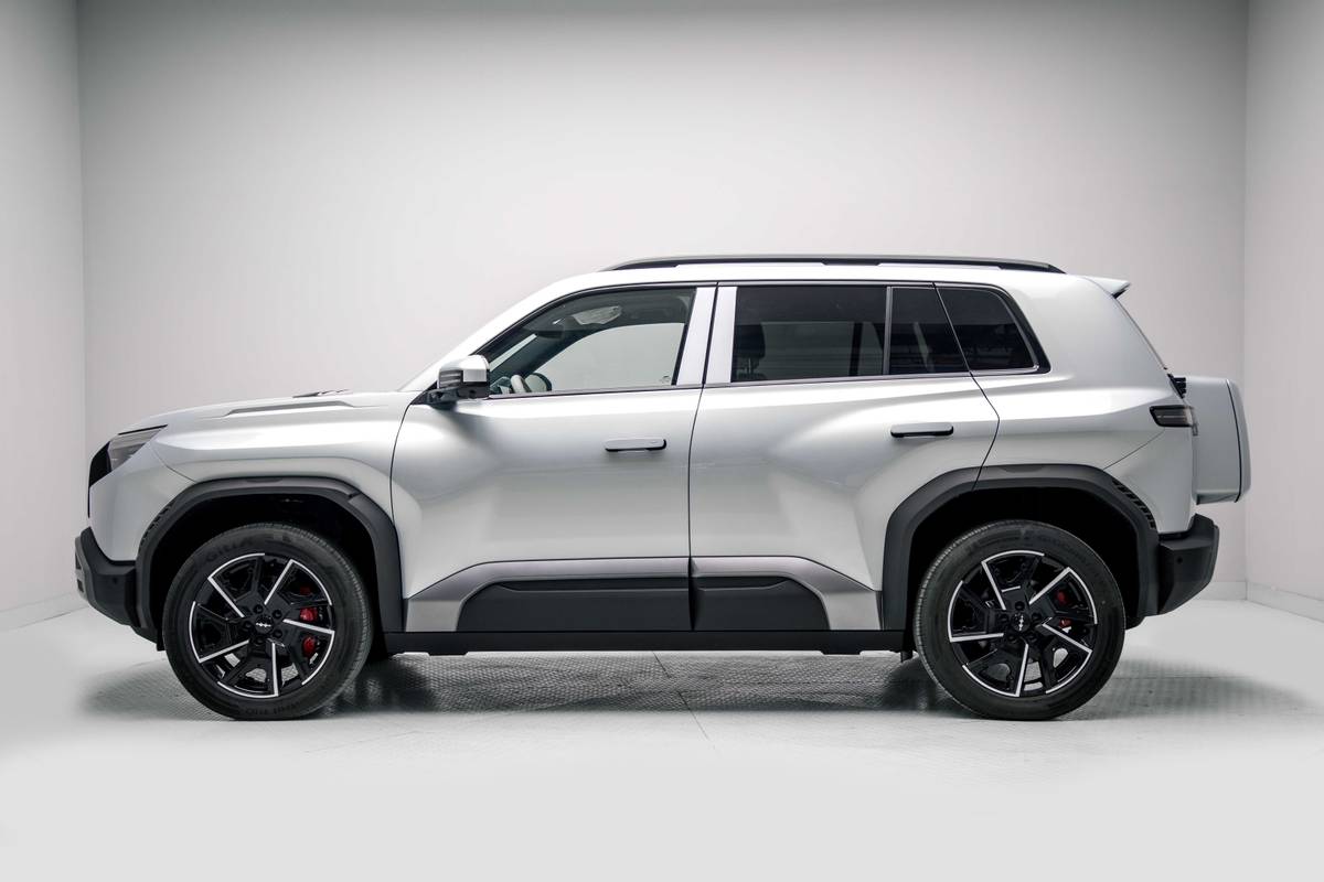 SUV mới ngang cỡ Mazda CX-5 đăng k&yacute; ở Việt Nam: Gi&aacute; quy đổi từ 560 triệu đồng, sạc 9 ph&uacute;t gần đầy pin, chạy 620km/sạc, flycam t&iacute;ch hợp tr&ecirc;n n&oacute;c - Ảnh 3.