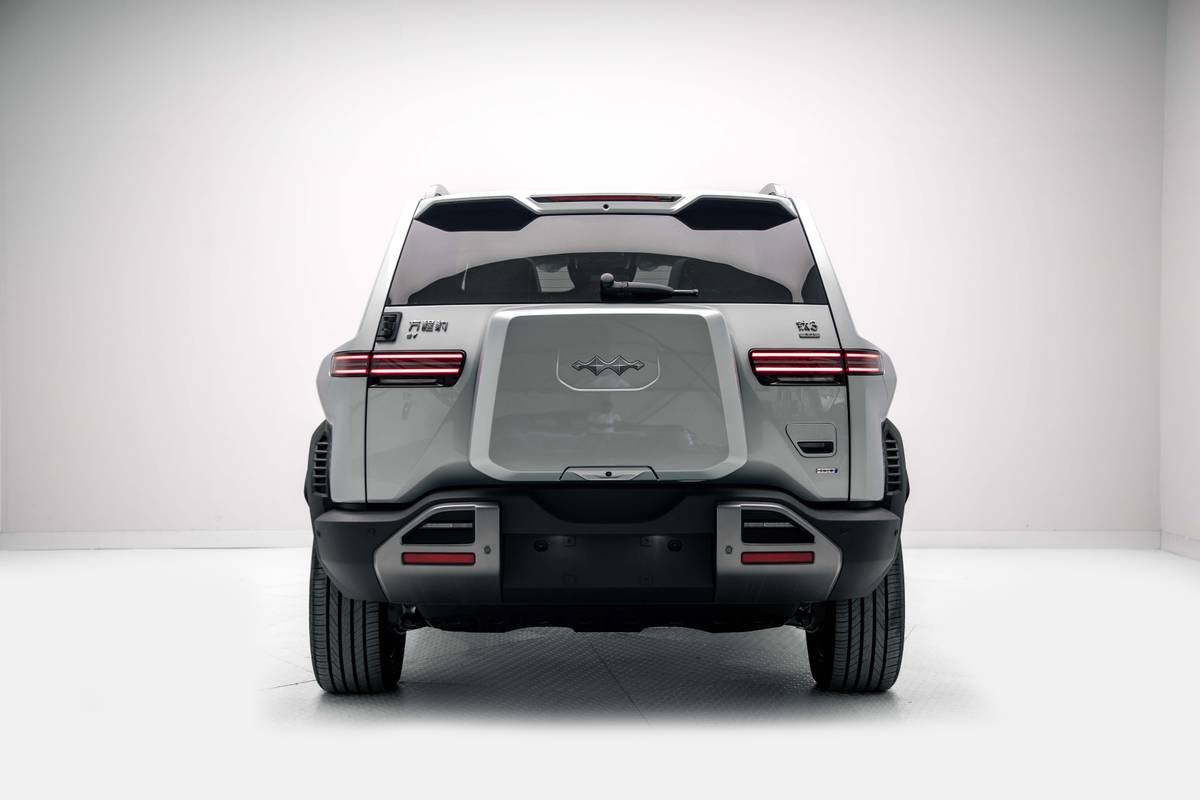 SUV mới ngang cỡ Mazda CX-5 đăng k&yacute; ở Việt Nam: Gi&aacute; quy đổi từ 560 triệu đồng, sạc 9 ph&uacute;t gần đầy pin, chạy 620km/sạc, flycam t&iacute;ch hợp tr&ecirc;n n&oacute;c - Ảnh 7.