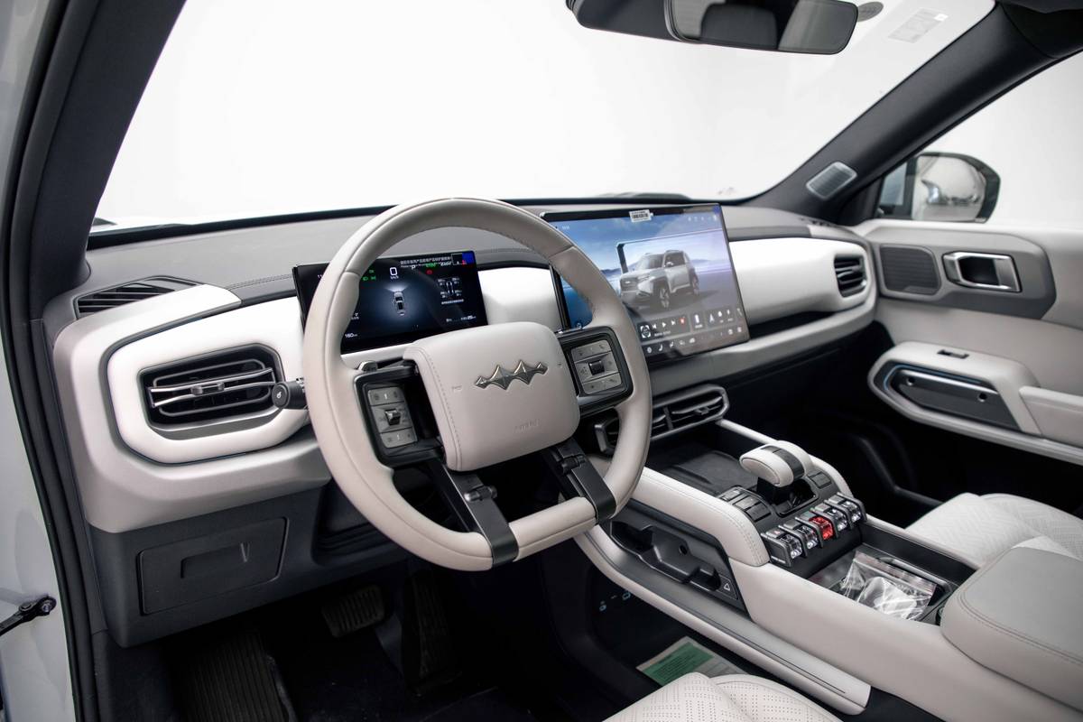 SUV mới ngang cỡ Mazda CX-5 đăng k&yacute; ở Việt Nam: Gi&aacute; quy đổi từ 560 triệu đồng, sạc 9 ph&uacute;t gần đầy pin, chạy 620km/sạc, flycam t&iacute;ch hợp tr&ecirc;n n&oacute;c - Ảnh 6.