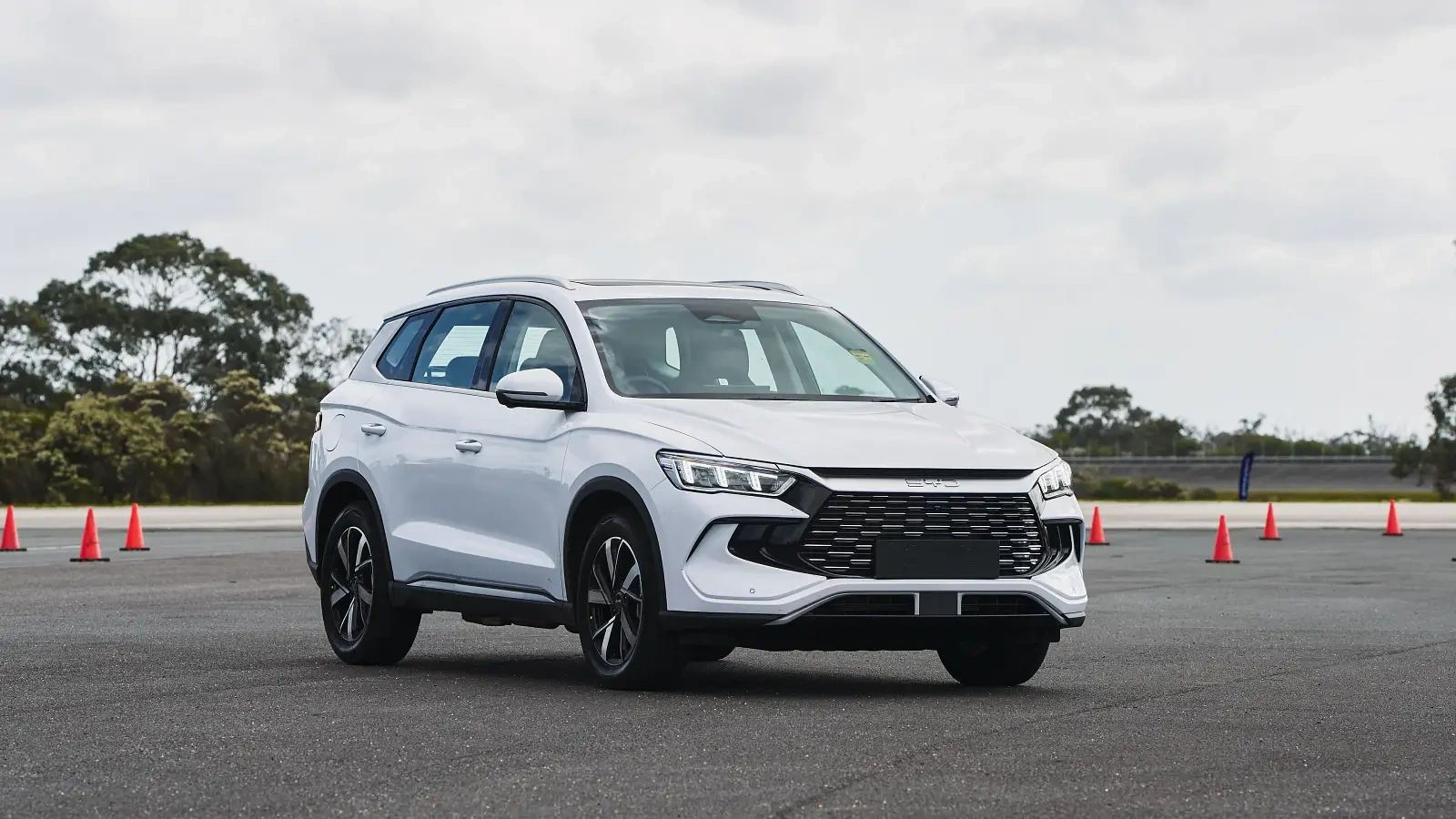 BYD Sealion 5 xuất hiện tr&ecirc;n đường phố Việt Nam: 'Đ&agrave;n em' Sealion 6, d&ugrave;ng m&aacute;y PHEV đấu với Mazda CX-5, dự kiến mở b&aacute;n trong qu&yacute; IV - Ảnh 2.