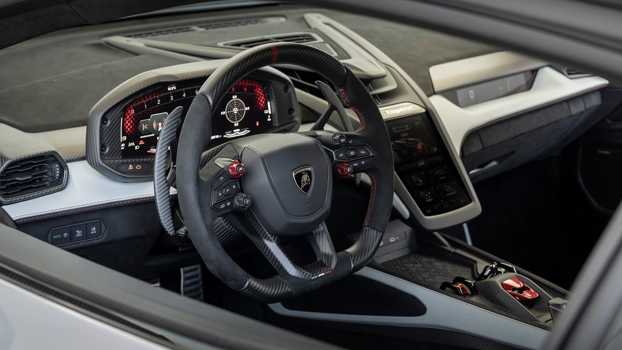 Lamborghini 'chia buồn' c&ugrave;ng người đam m&ecirc; hộp số s&agrave;n - Ảnh 2.