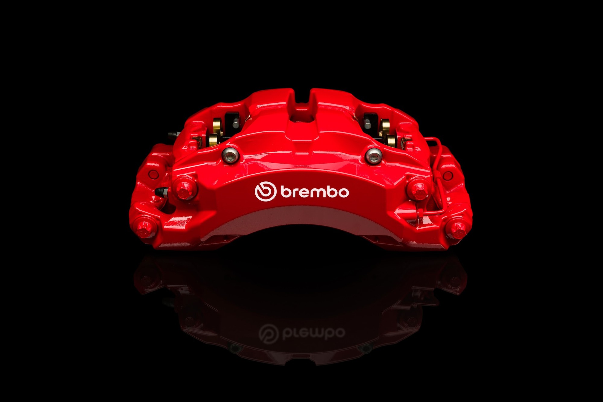 Phanh Brembo khủng nhất lịch sử lại gắn cho&hellip; b&aacute;n tải - Ảnh 6.