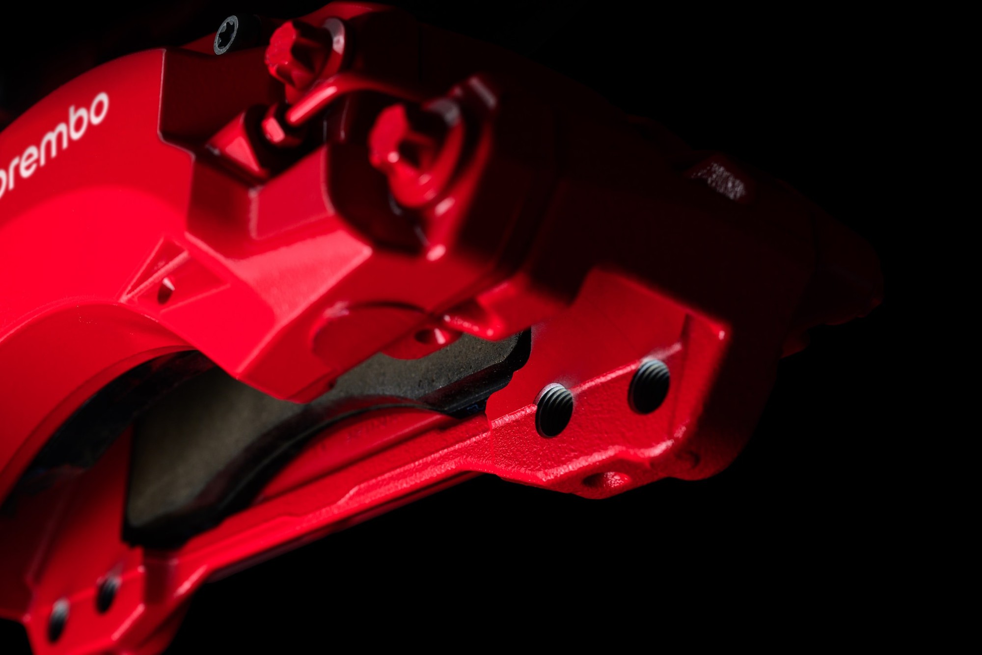 Phanh Brembo khủng nhất lịch sử lại gắn cho&hellip; b&aacute;n tải - Ảnh 7.